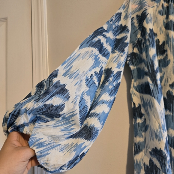 Olivia James Blue and White  Blouse M - Picture 2 of 7